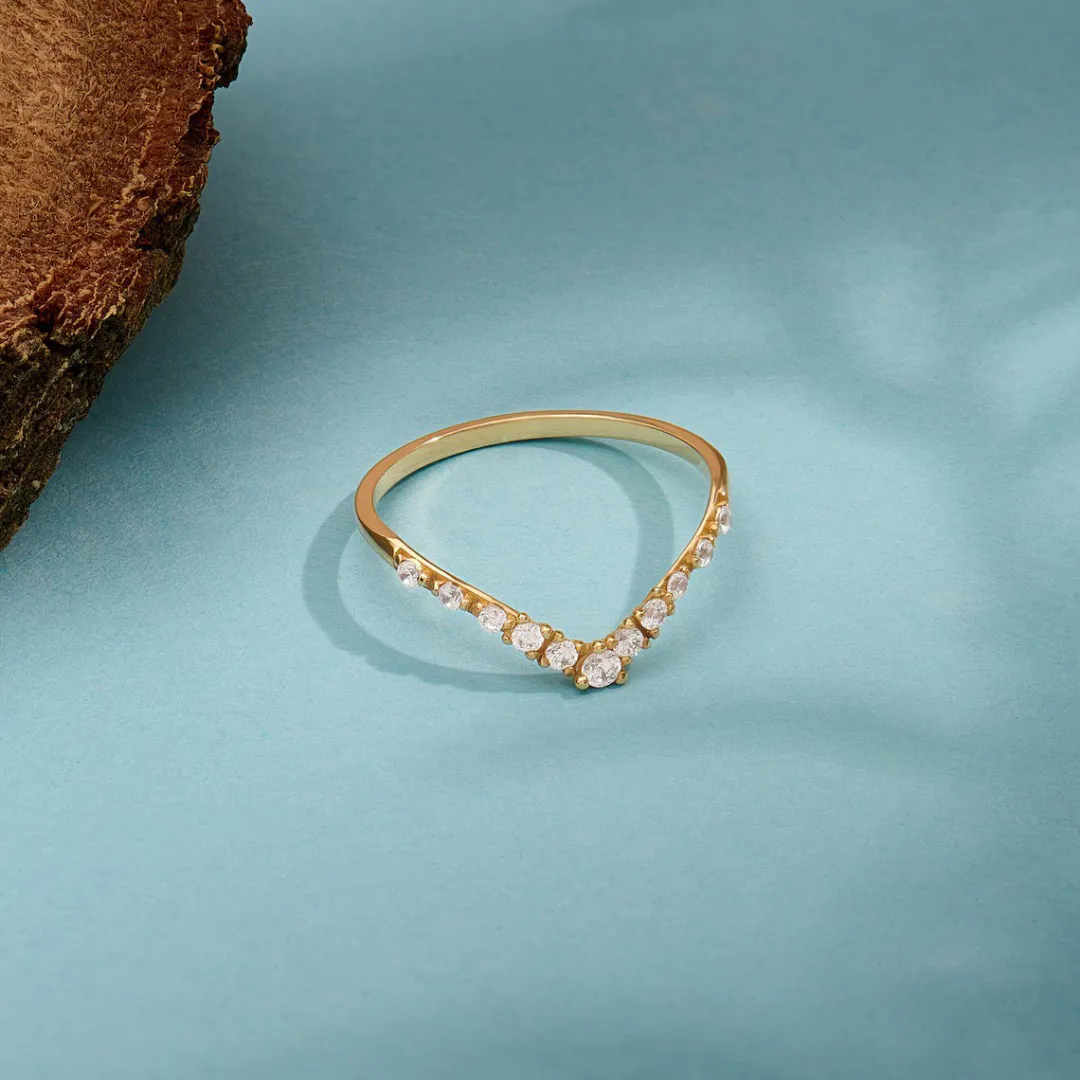 /public/photos/live/Solid Gold Curved Wedding Ring-1069 (7).webp